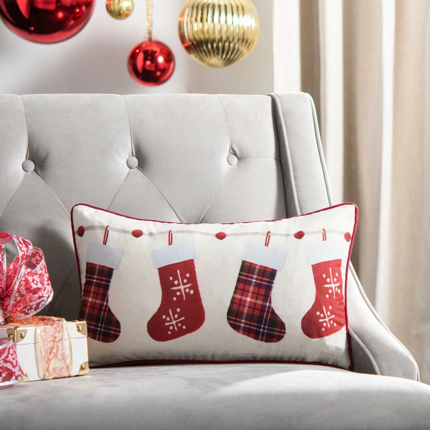Discount β Decorative β Christmas Pillows Safavieh Hollie Joly Decorative Holiday Pillow 𧨠- Image 2